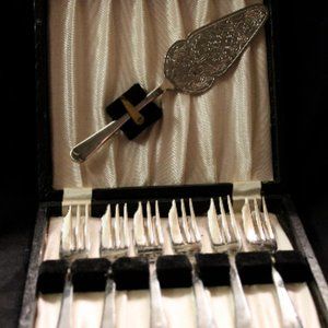 Antique Victorian Sheffield Silver Plate Fish Server and Forks